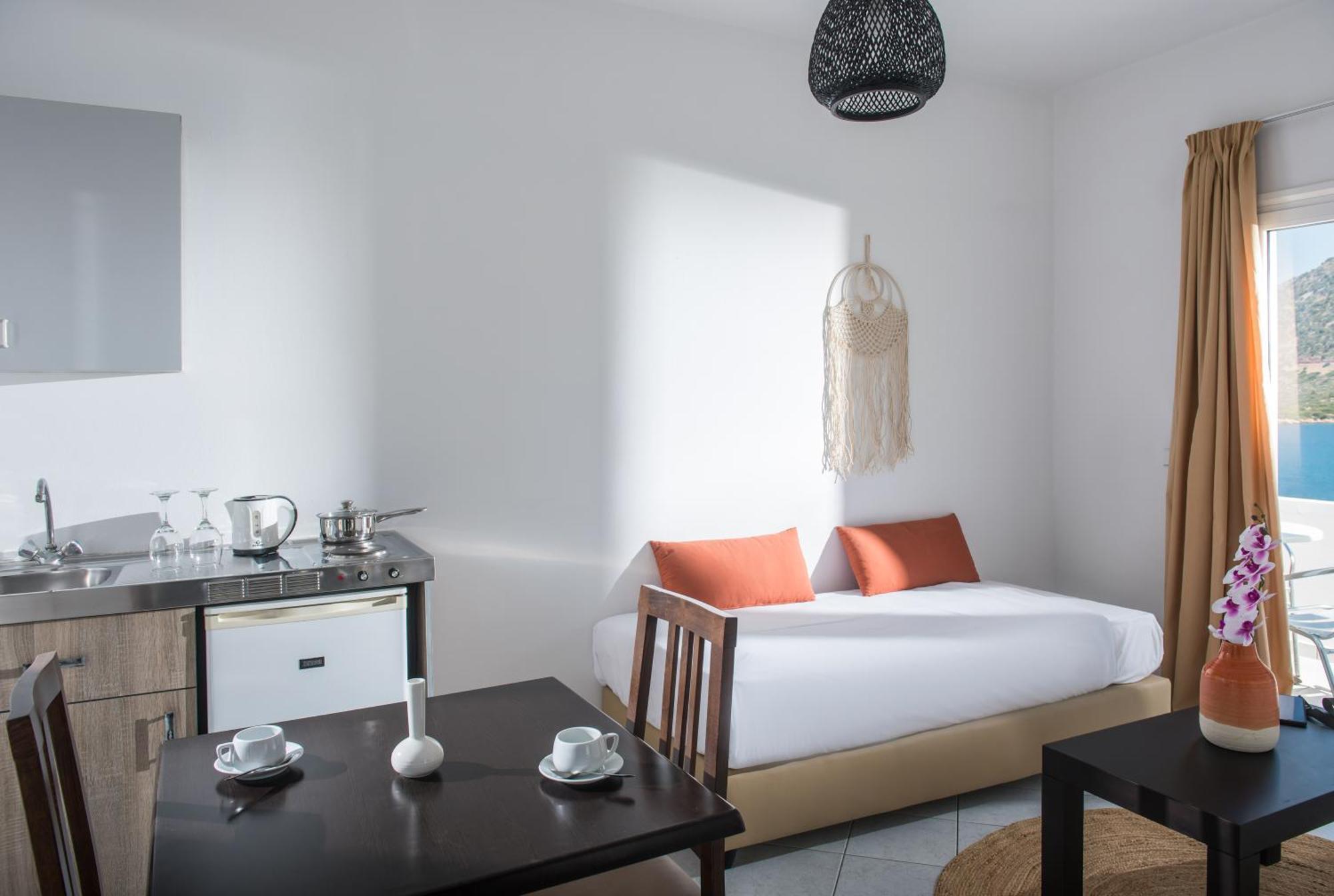 Troulis Apart-Hotel Bali  Bilik gambar