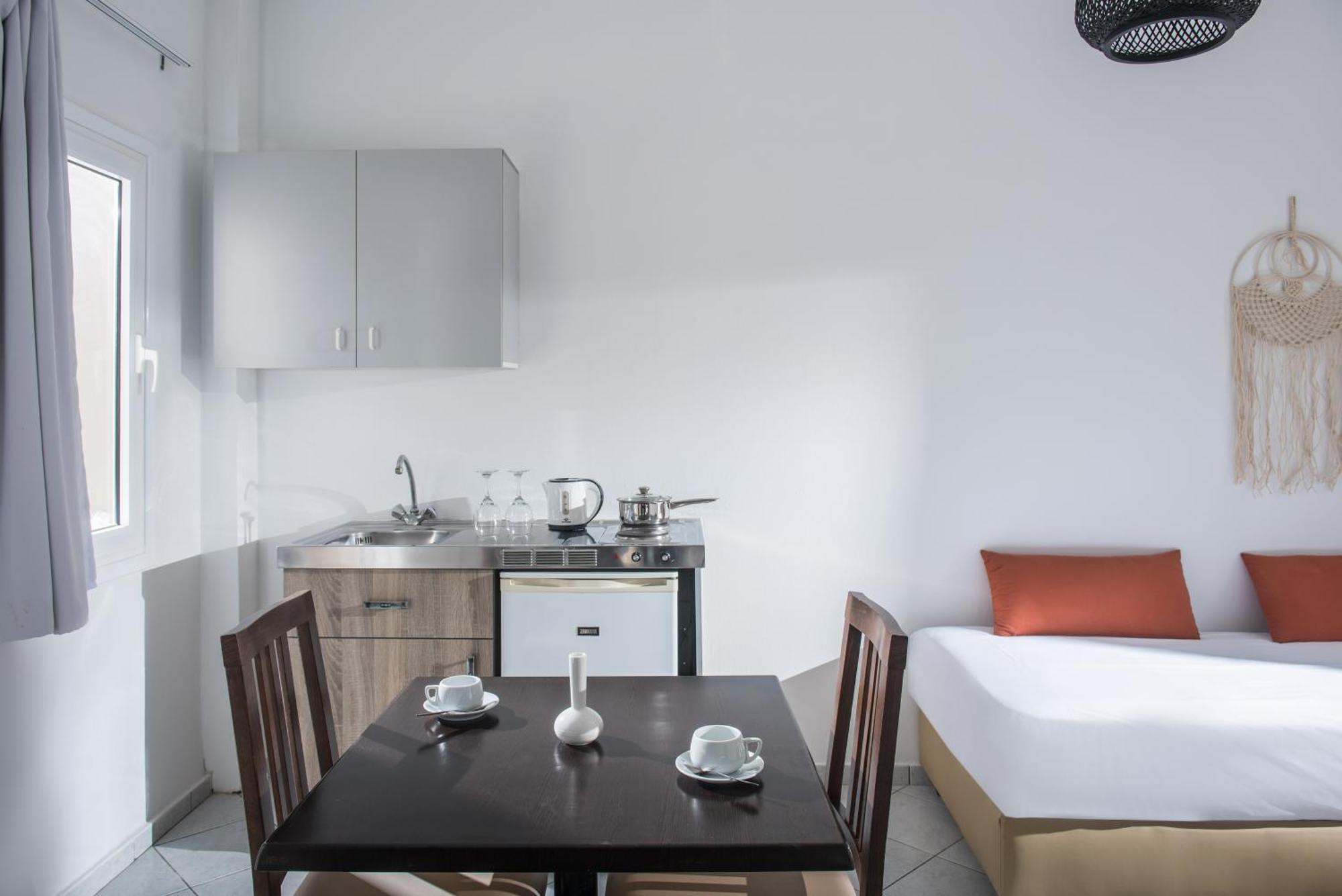 Troulis Apart-Hotel Bali  Bilik gambar